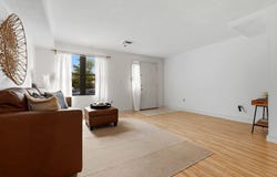 33 Maplewood Ave, Gloucester, MA 01930