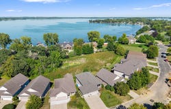1404 Beachcomber Boulevard, Waconia, MN 55387