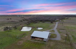 700 County Road 466, Elgin, TX 78621
