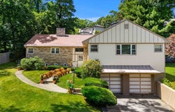 205 Gardner Rd, Brookline, MA 02445
