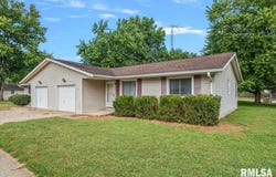 33 Mueller Court, Riverton, IL 62561-9734