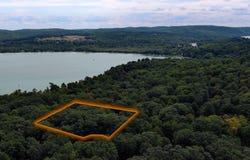 4005 E Oxford Drive, Leland, MI 49654