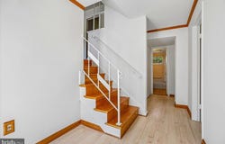 2 LORRE CT, ROCKVILLE, MD 20852