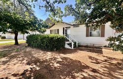 903 19th St, Seagraves, TX 79359