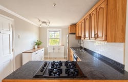 160 Tyngsboro Rd, Chelmsford, MA 01863