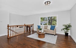 730 Hillcrest Boulevard, Hoffman Estates, IL 60169