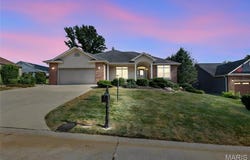 1403 White Oak Trail, Godfrey, IL 62035