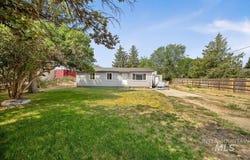 110 Park St N, Hazelton, ID 83335