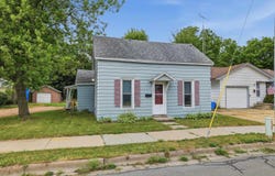 2142 STRONGS AVENUE, Stevens Point, WI 54481