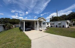 48 DEAN CT., MOUNT DORA, FL 32757
