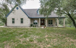6840 S Loop 1604, Von Ormy, TX 78073