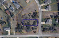 104 Cannes Drive, Brooklyn, MI 49230