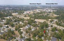 914 S D Street, Rogers, AR 72756