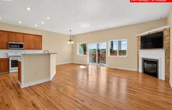 1352 SW BINFORD LAKE Pkwy, Gresham, OR 97080