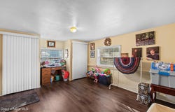207 S Division St, Pinehurst, ID 83850