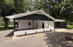 1705 S College Street, Trenton, TN 38382