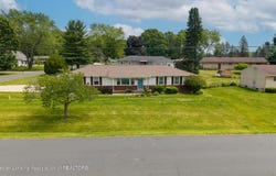 15089 Pinehurst Drive, Lansing, MI 48906