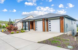 1447 ELM Ave, CottageGrove, OR 97424