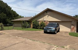200 Windridge Trail, Burleson, TX 76028