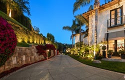 1407 Davies Dr, Beverly Hills Post Office, CA 90210