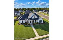 129 Coventry Lane, Canton, MS 39046