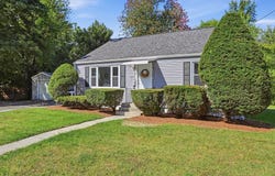 1078 Granby Rd, Chicopee, MA 01020