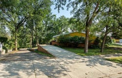 121 7th Ave, Minot, ND 58701