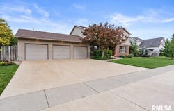 312 Westwinds Drive, Jacksonville, IL 62650