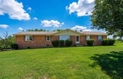71 HERMITAGE RD, STAUNTON, VA 24401