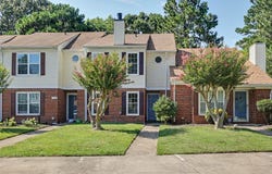668 Hollomon Dr, Hampton, VA 23666