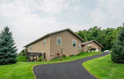 425 Fox Hollow Dr, Stoddard, WI 54658