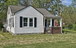 415 E Johnson Street, Fairfield, IL 62837