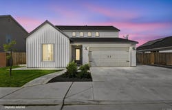 527 Vanderbilt Drive, Lemoore, CA 93245