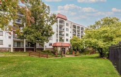 475 Plum Creek Drive, Wheeling, IL 60090