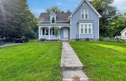 660 Pleasant St, Leicester, MA 01542