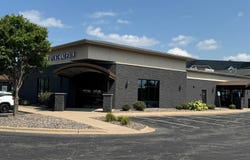 1600 N CASALOMA Drive, APPLETON, WI 54913-8245