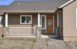 963 HAZELNUT Ln, Springfield, OR 97478