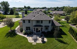 3260 E James Dr, Oak Creek, WI 53154