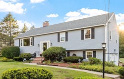 2 Dorset Circle, Andover, MA 01810