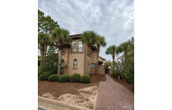 205 N Saint Francis Dr, Destin, FL 32549