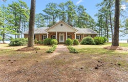 535 Courtney Lane, CALLAO, VA 22435