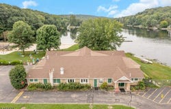 15 Hillside Rd, Ringwood Boro, NJ 07456-2312