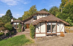 945 Stow Ln, Lafayette, CA 94549