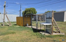 1006 W Dallas Avenue, Seadrift, TX 77983