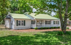 202 Old Ferry Dock Rd, Eastpoint, FL 32328