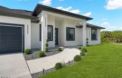 8030 SHERWOOD Circle, Labelle, FL 33935
