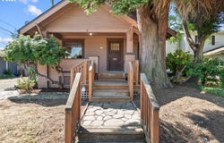 225 W ARLINGTON St, Gladstone, OR 97027