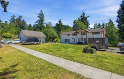 715 E 1ST St, Coquille, OR 97423