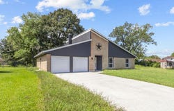 5935 Falcon Ln, Beaumont, TX 77708