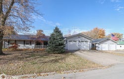 201 N Chestnut, Winfield, IA 52659
